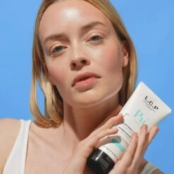 L.C.P Professionnel Paris Pure Foaming Cleansing Gel With Witch Hazel Water 200ml -Pro Beauty Care Shop 818149 2
