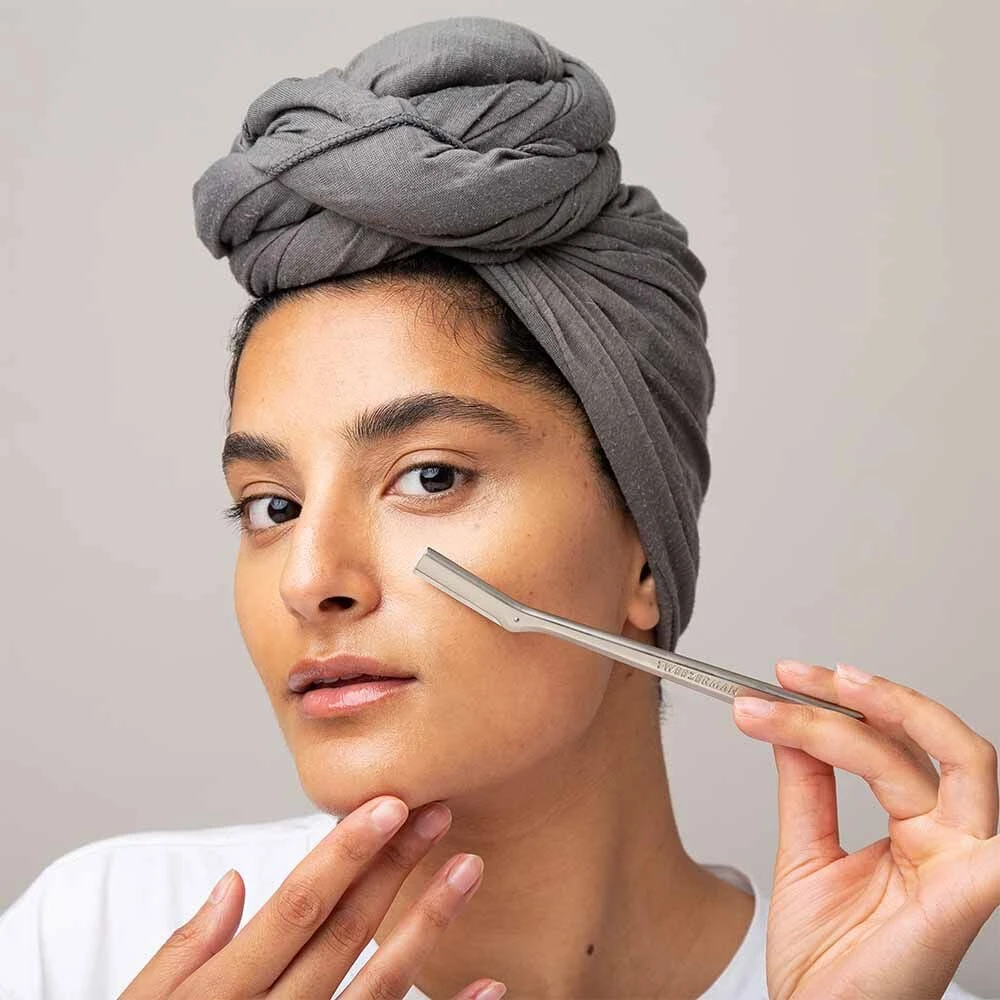 Tweezerman Dermaplaner Facial Razor 4 Tweezerman Dermaplaner Facial Razor - Image 4